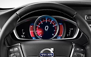   Volvo V40 Cross Country - 2013