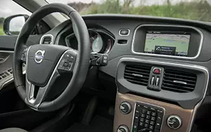   Volvo V40 Cross Country - 2014