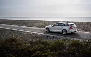   Volvo V60 T6 AWD Momentum - 2018