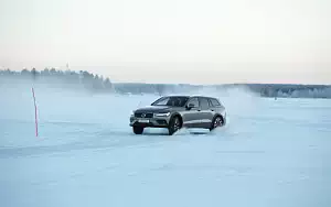   Volvo V60 T5 Cross Country - 2019