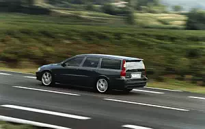   Volvo V70 R - 2004