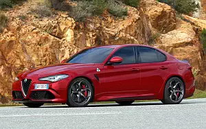   Alfa Romeo Giulia Quadrifoglio - 2016