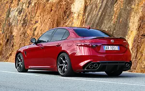   Alfa Romeo Giulia Quadrifoglio - 2016