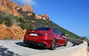   Alfa Romeo Giulia Quadrifoglio - 2016