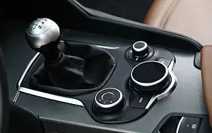   Alfa Romeo Giulia - 2016