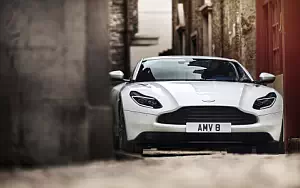   Aston Martin DB11 V8 - 2017