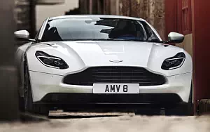   Aston Martin DB11 V8 - 2017