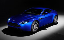 Обои автомобили Aston Martin V8 Vantage S - 2011