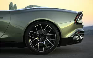   Aston Martin Vanquish Volante - 2025