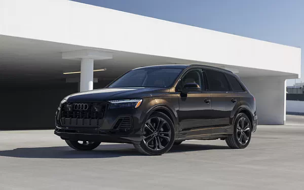 ���� ���������� Audi Q7 55 TFSI quattro (Tamarind Brown Metallic) US-spec - 2025
