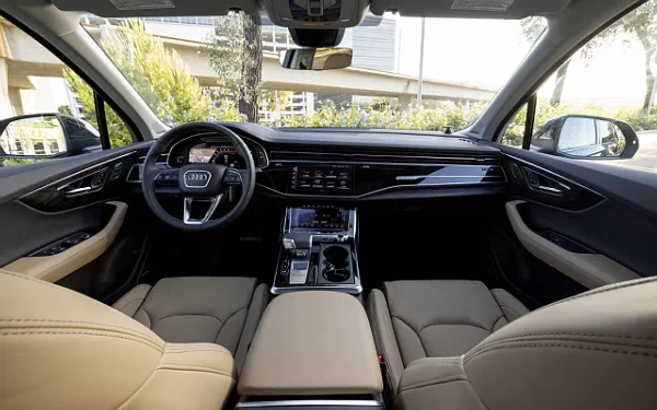 ���� ���������� Audi Q7 55 TFSI quattro (Tamarind Brown Metallic) US-spec - 2025