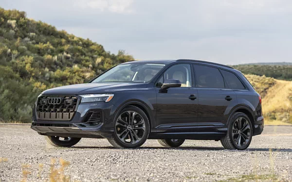 ���� ���������� Audi Q7 55 TFSI quattro (Waitomo Blue Metallic) US-spec - 2025
