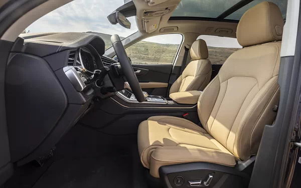 ���� ���������� Audi Q7 55 TFSI quattro (Waitomo Blue Metallic) US-spec - 2025