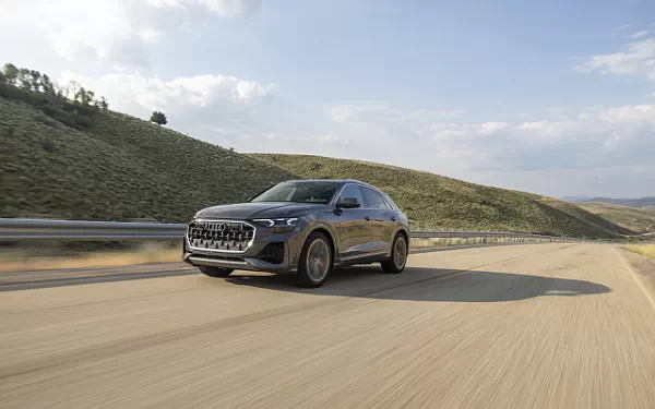 ���� ���������� Audi Q8 55 TFSI quattro (Samurai Grey Metallic) US-spec - 2025