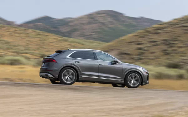 ���� ���������� Audi Q8 55 TFSI quattro (Samurai Grey Metallic) US-spec - 2025