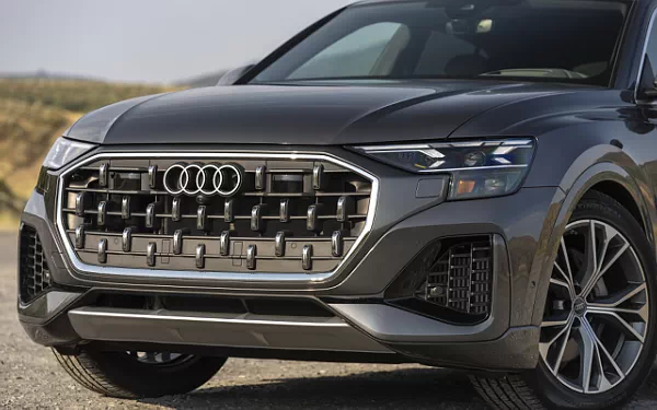 ���� ���������� Audi Q8 55 TFSI quattro (Samurai Grey Metallic) US-spec - 2025
