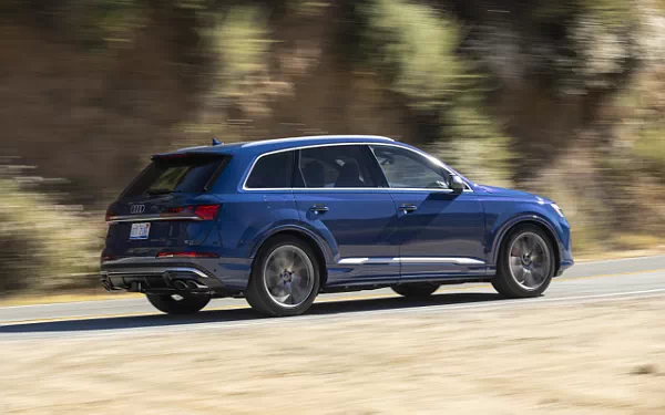 ���� ���������� Audi SQ7 TFSI (Ascari Blue Metallic) US-spec - 2025