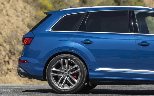 ���� ���������� Audi SQ7 TFSI (Ascari Blue Metallic) US-spec - 2025