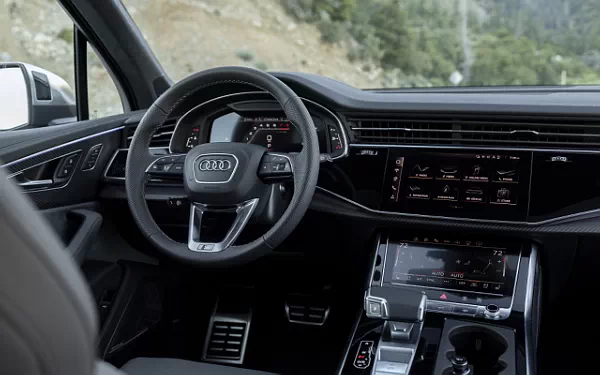 ���� ���������� Audi SQ7 TFSI (Ascari Blue Metallic) US-spec - 2025