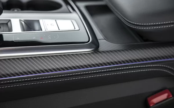 ���� ���������� Audi SQ8 TFSI quattro (Chili Red Metallic) US-spec - 2025