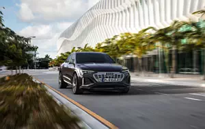   Audi Q8 Sportback 55 e-tron quattro - 2022