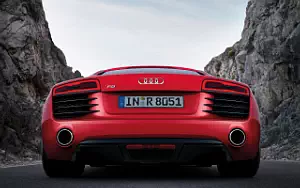   Audi R8 - 2012