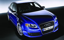   Audi RS4 - 2005
