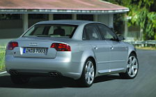   Audi S4 - 2004