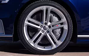   Audi S8 - 2019