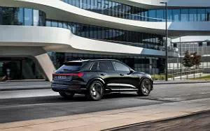   Audi SQ8 e-tron quattro - 2022