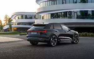   Audi SQ8 e-tron quattro - 2022