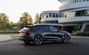   Audi SQ8 e-tron quattro - 2022