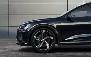   Audi SQ8 e-tron quattro - 2022
