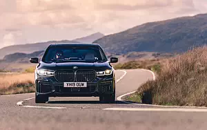   BMW 750i xDrive M Sport UK-spec - 2019