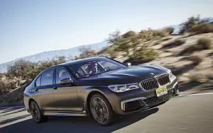   BMW M760i xDrive US-spec - 2017