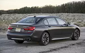   BMW M760i xDrive US-spec - 2017