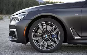   BMW M760i xDrive US-spec - 2017