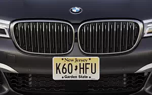   BMW M760i xDrive US-spec - 2017
