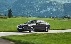   BMW 530e (Sophisto Grey Metallic) - 2023