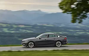   BMW 530e (Sophisto Grey Metallic) - 2023