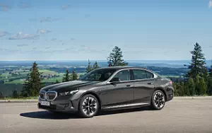   BMW 530e (Sophisto Grey Metallic) - 2023