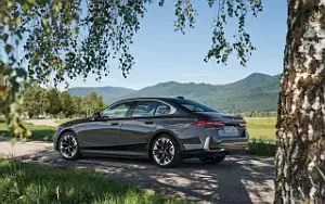   BMW 530e (Sophisto Grey Metallic) - 2023