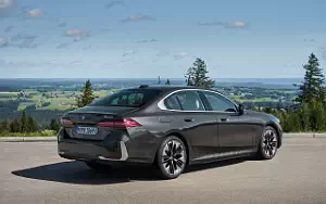   BMW 530e (Sophisto Grey Metallic) - 2023