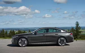   BMW 530e (Sophisto Grey Metallic) - 2023