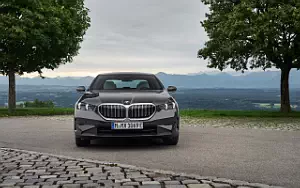   BMW 530e (Sophisto Grey Metallic) - 2023