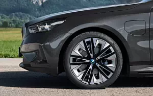   BMW 530e (Sophisto Grey Metallic) - 2023