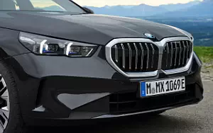   BMW 530e (Sophisto Grey Metallic) - 2023