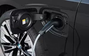   BMW 530e (Sophisto Grey Metallic) - 2023