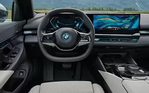   BMW 530e (Sophisto Grey Metallic) - 2023