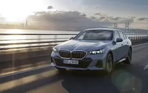   BMW i5 eDrive40 M Sport (Brooklyn Grey Metallic) - 2023